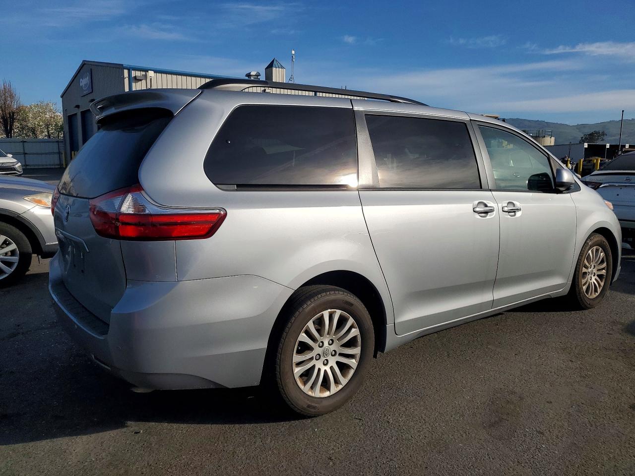 Toyota Sienna Xle 8-passenger