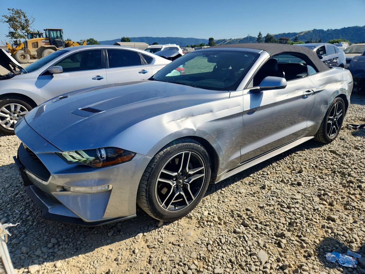 Salvage Ford Mustang Image