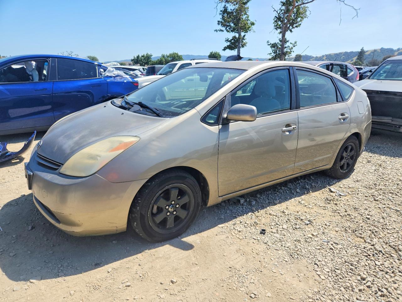 Salvage Toyota Prius Image