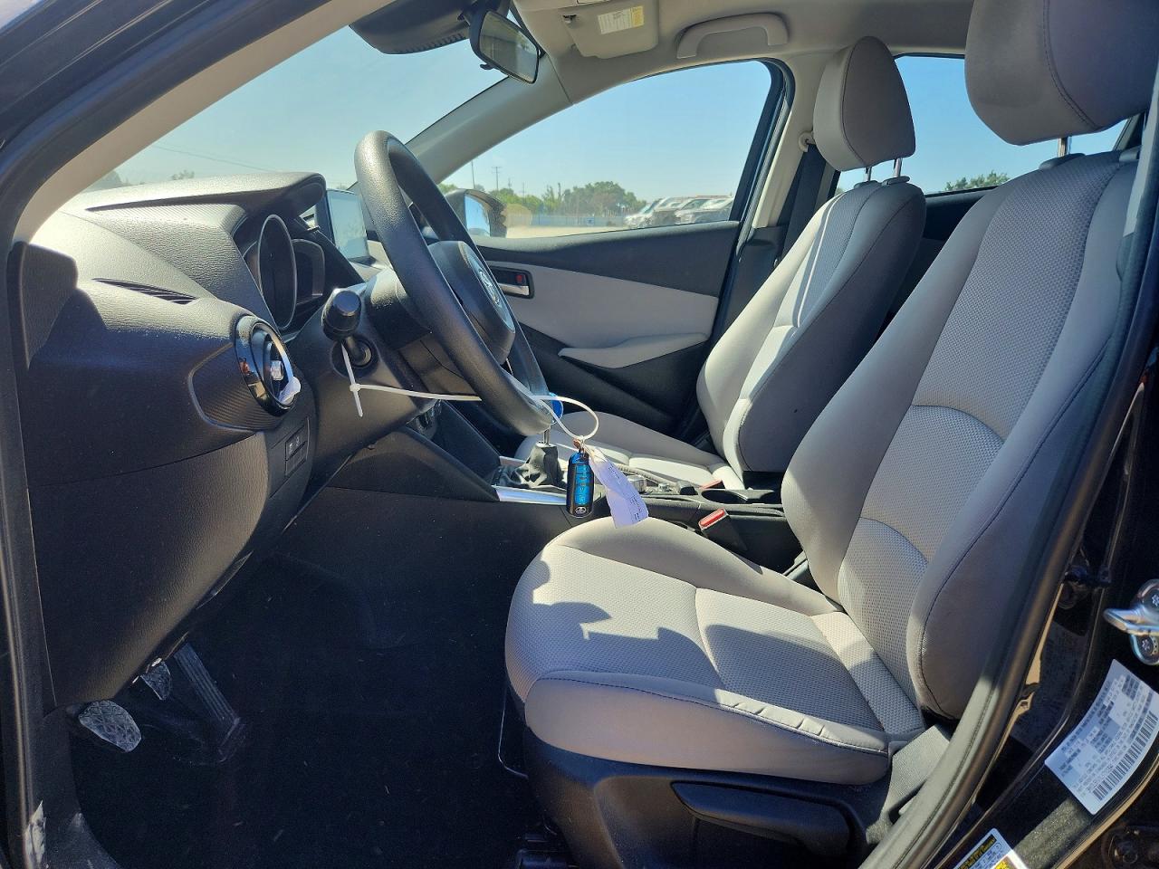Toyota Yaris Le