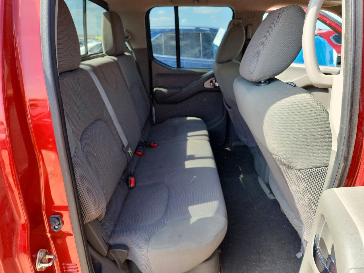 Nissan Frontier Sv