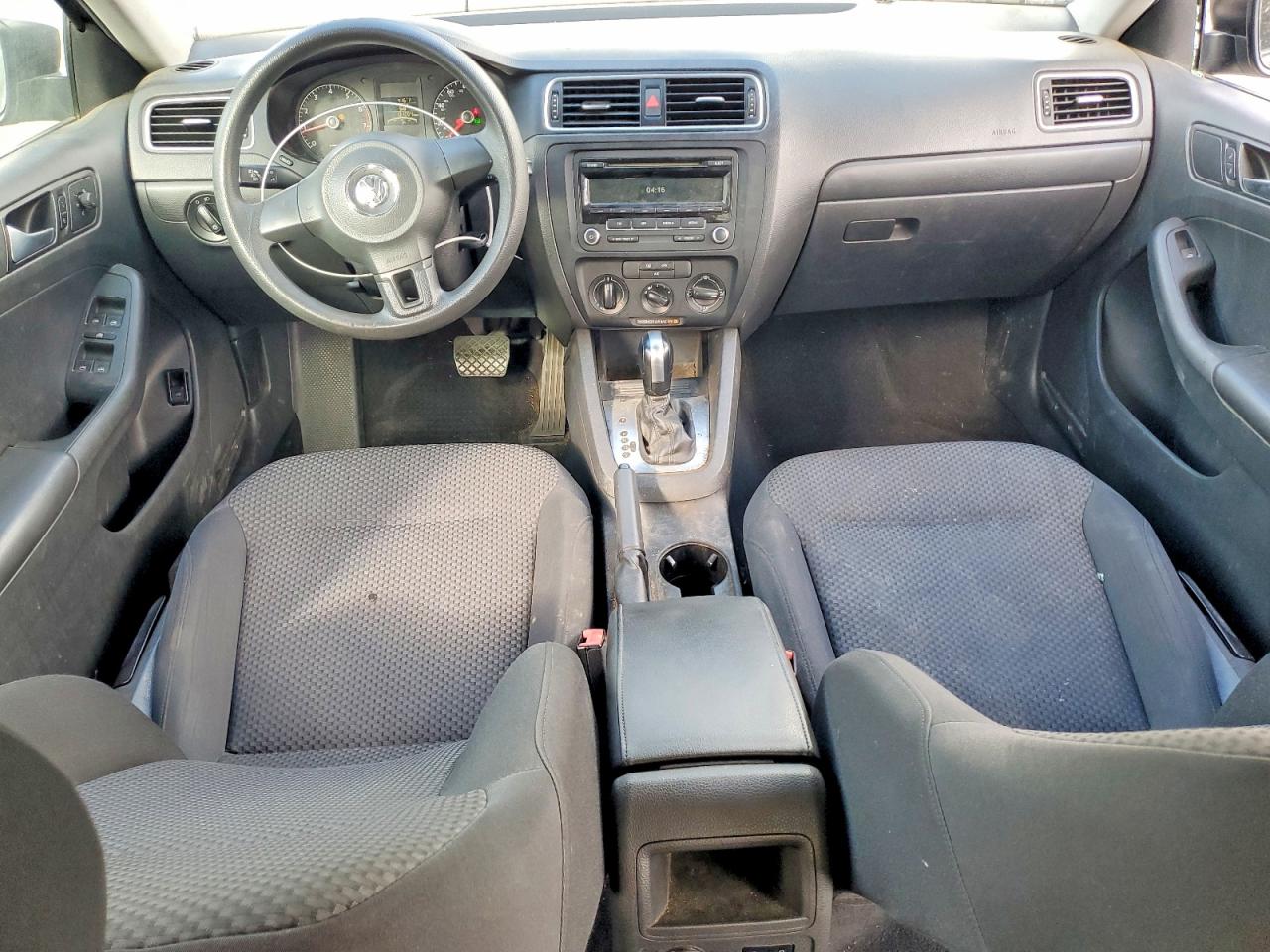 Volkswagen Jetta Base