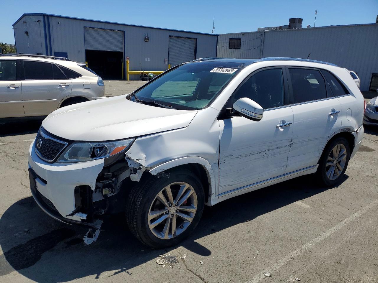 Salvage Kia Sorento Image