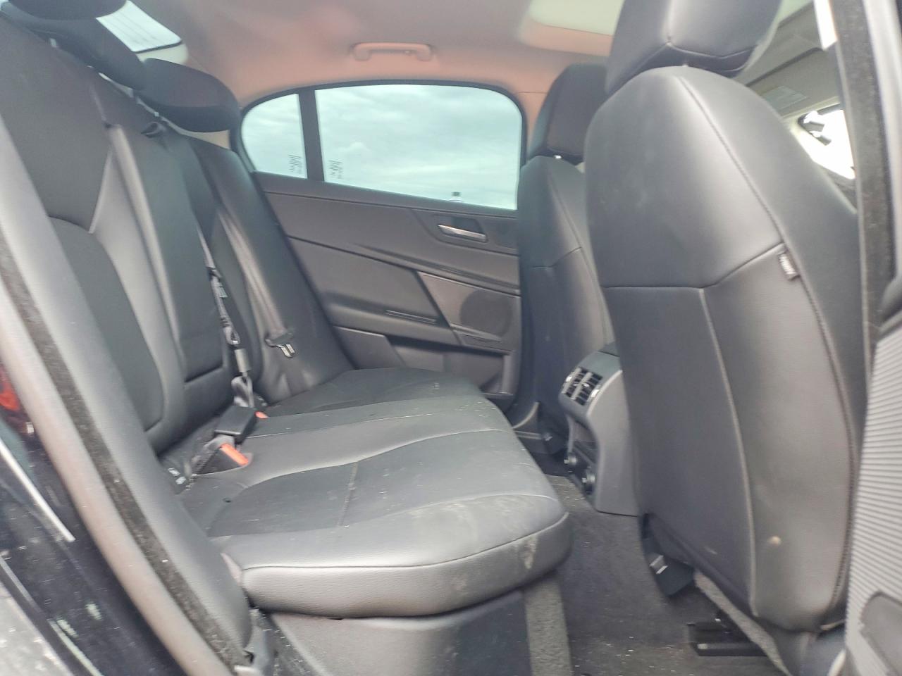 Jaguar XE Premium