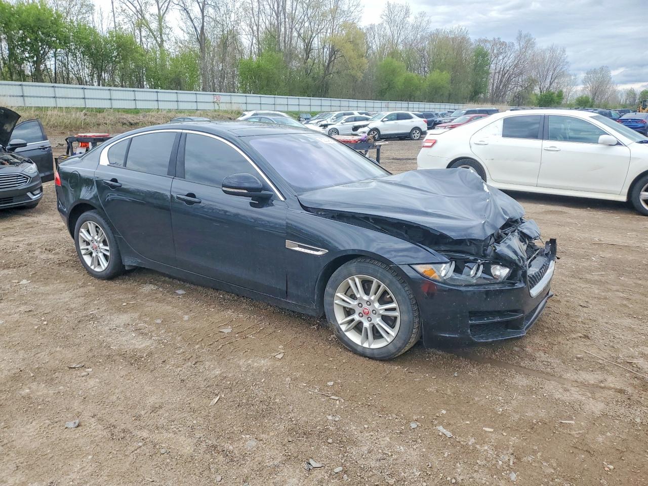 Jaguar XE Premium