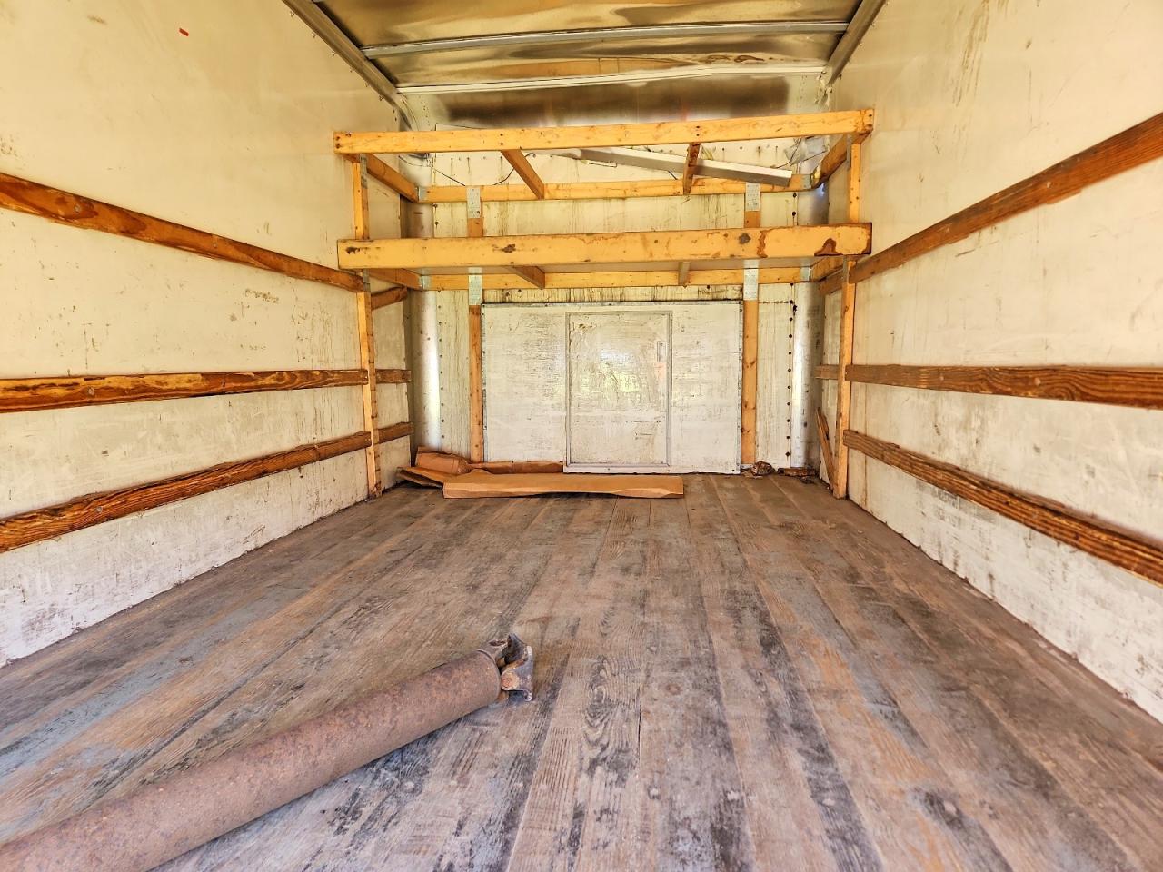 Ford Econoline E450 Super Duty Cutaway Van