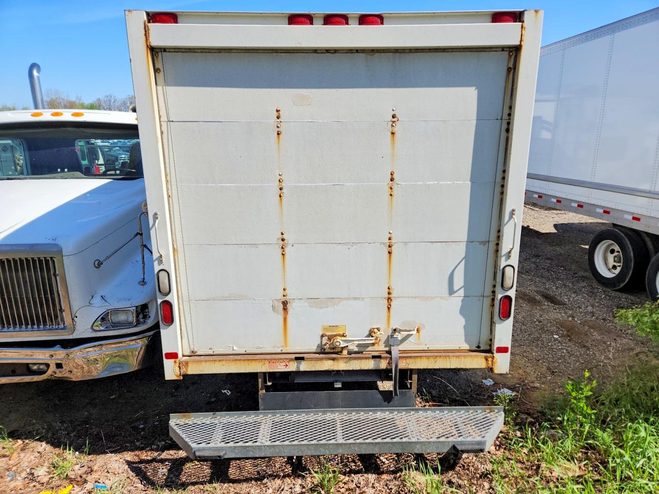 Ford Econoline E450 Super Duty Cutaway Van