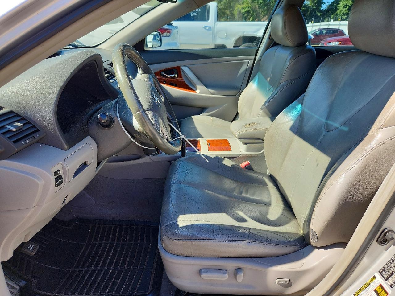 Toyota Camry Xle V6