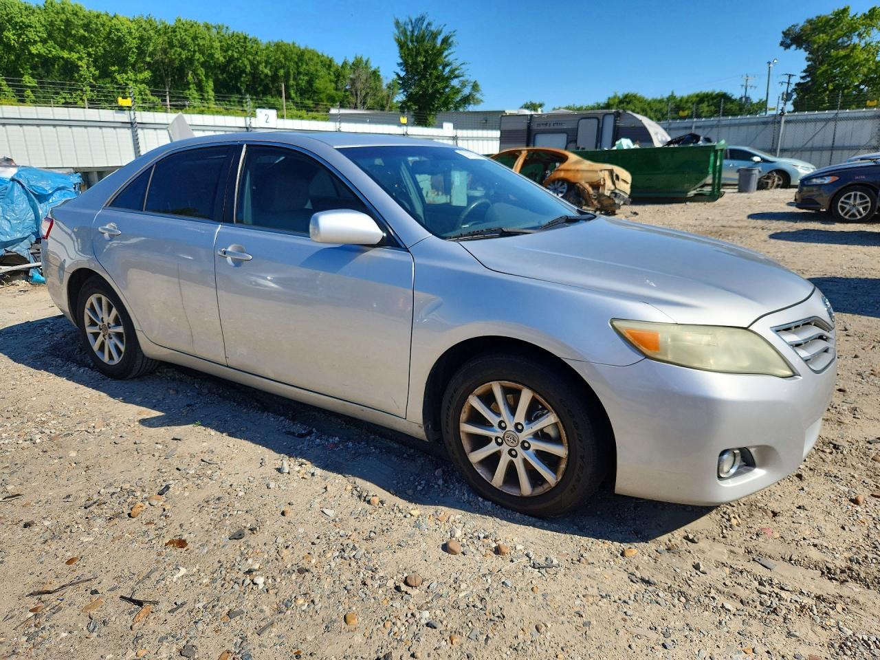 Toyota Camry Xle V6