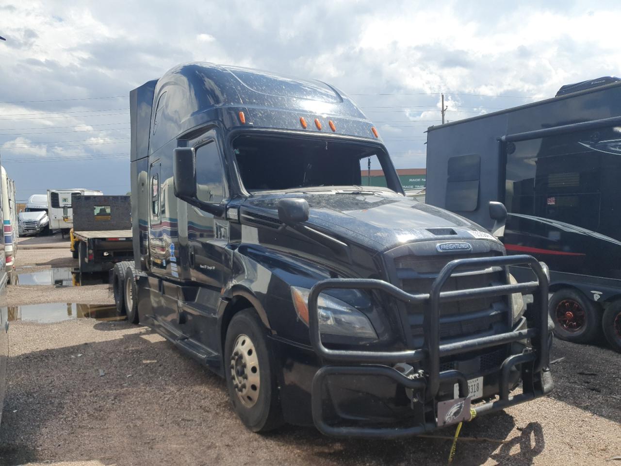 Salvage Freightliner Cascadia 1 Image