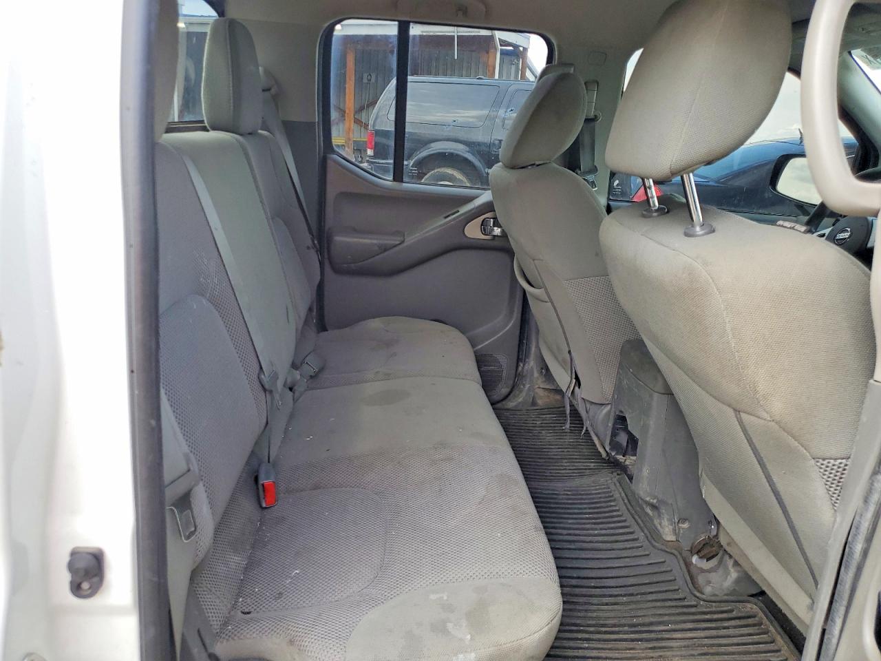 Nissan Frontier Sv