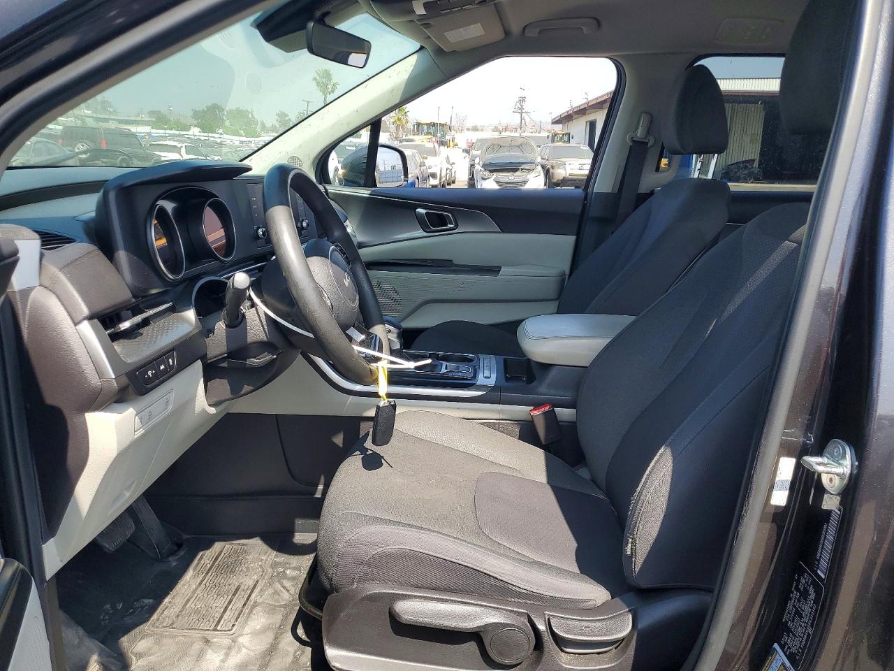 Kia Carnival Lx