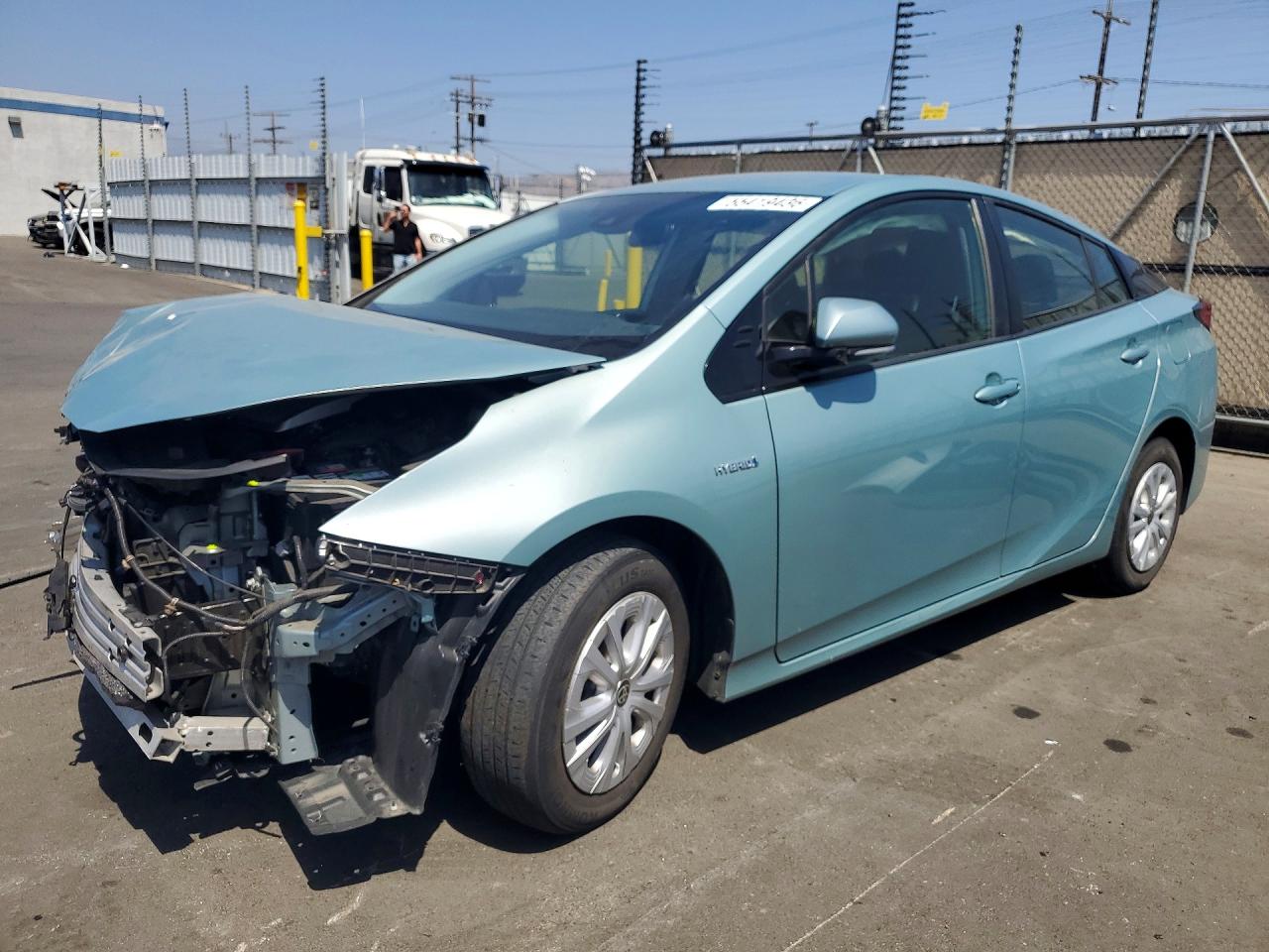 Salvage Toyota Prius Image