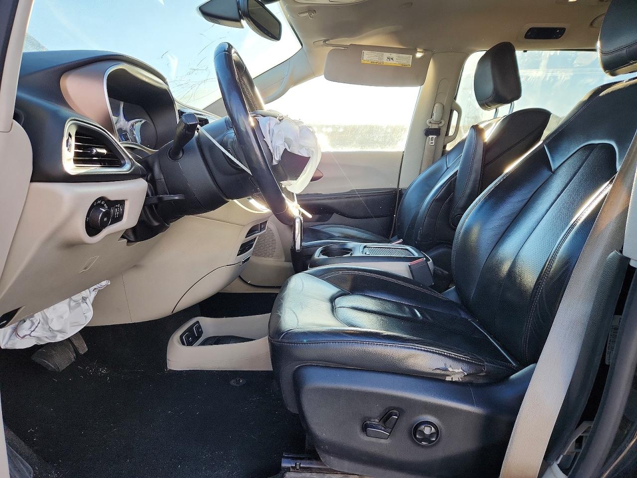 Chrysler Pacifica Touring L Plus