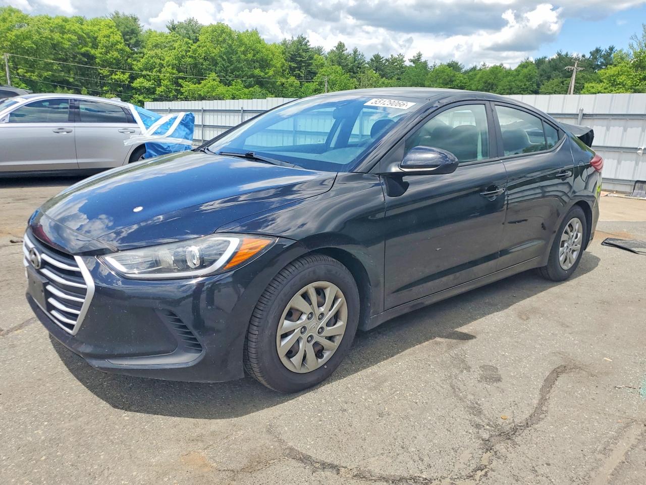 Salvage Hyundai ELANTRA Image