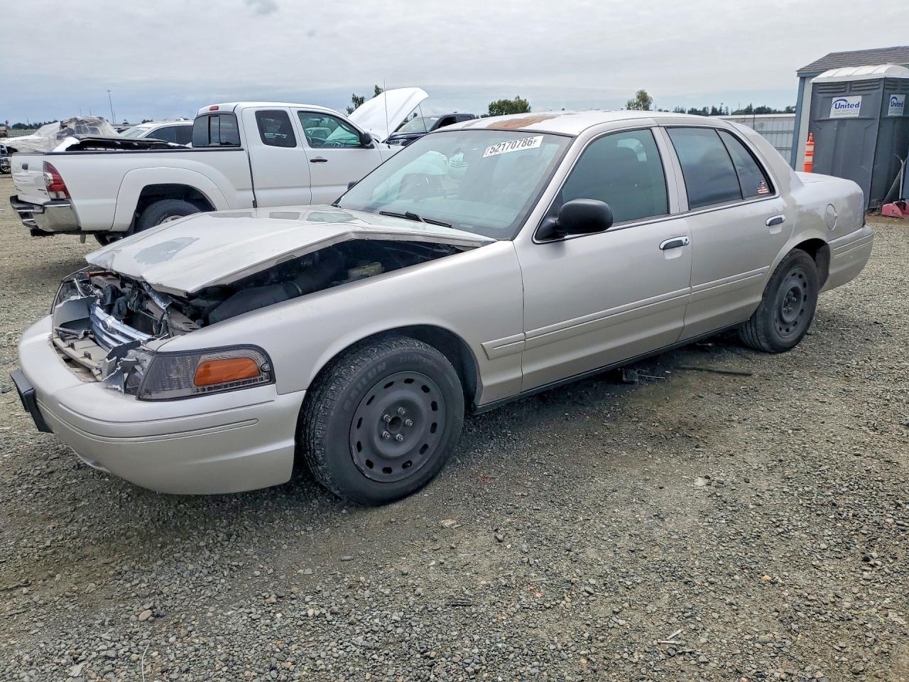 Salvage Ford Crown Vic Image