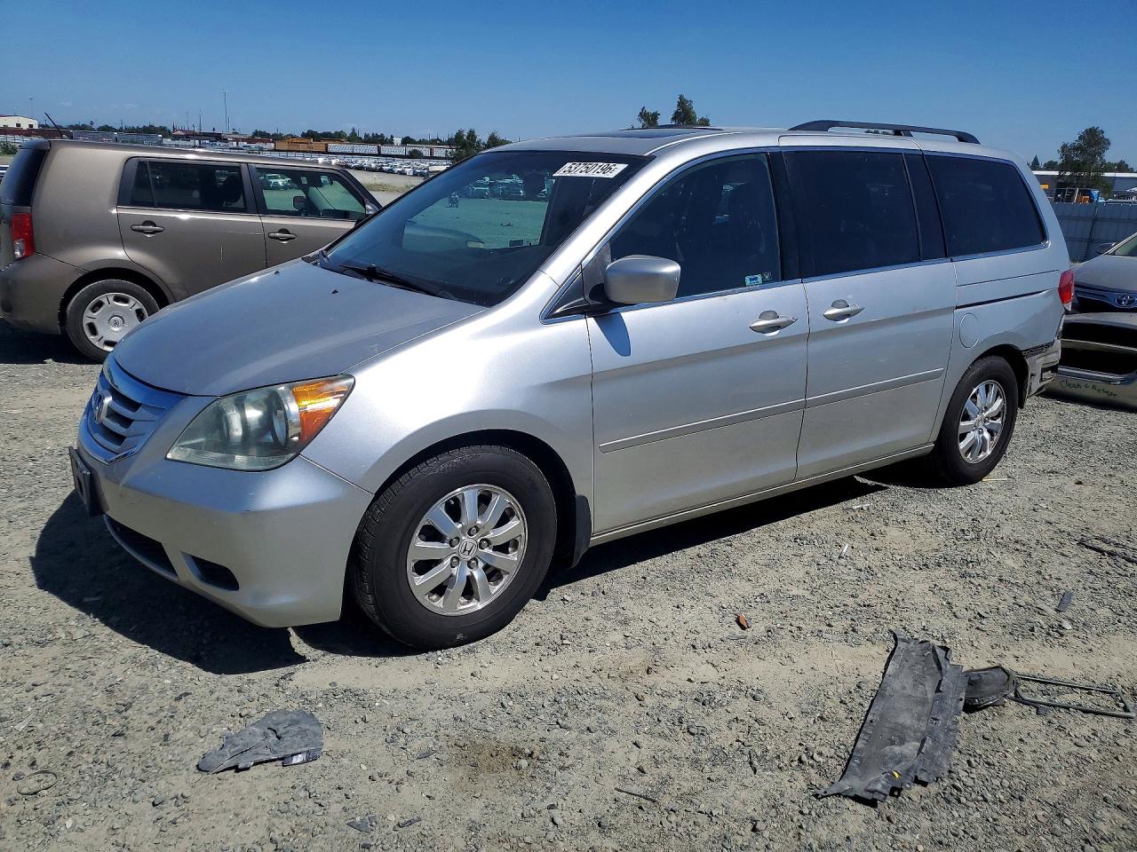 Salvage Honda Odyssey Image