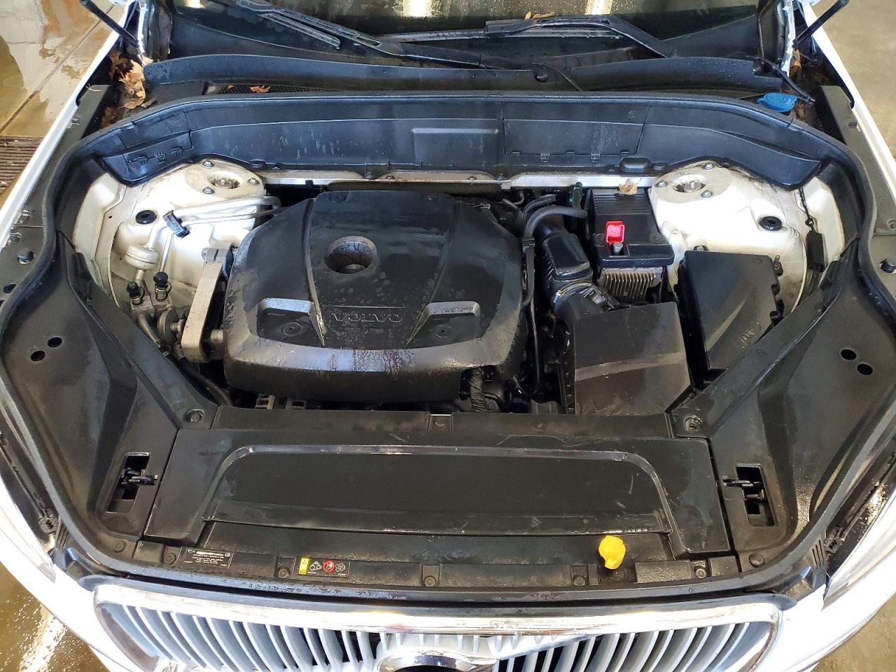 Volvo XC90 T6