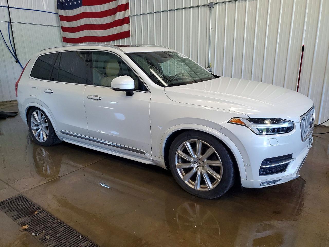 Volvo XC90 T6