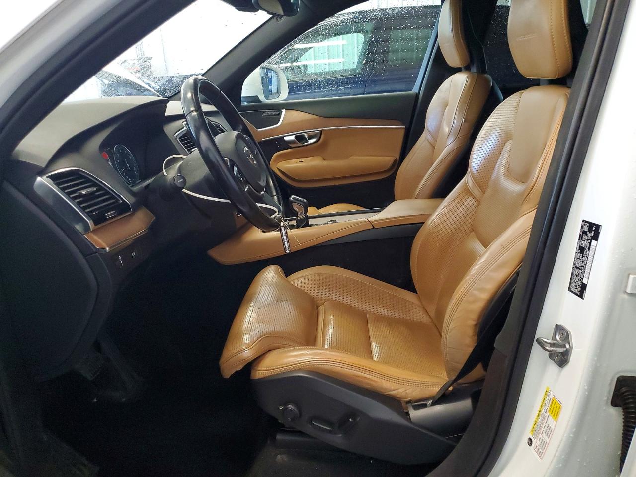 Volvo XC90 T6