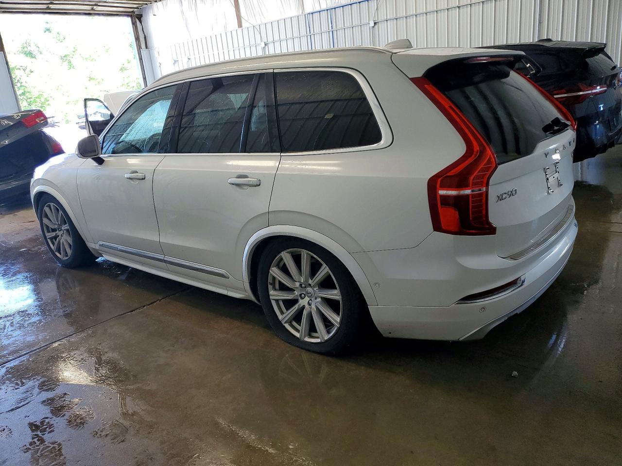 Volvo XC90 T6
