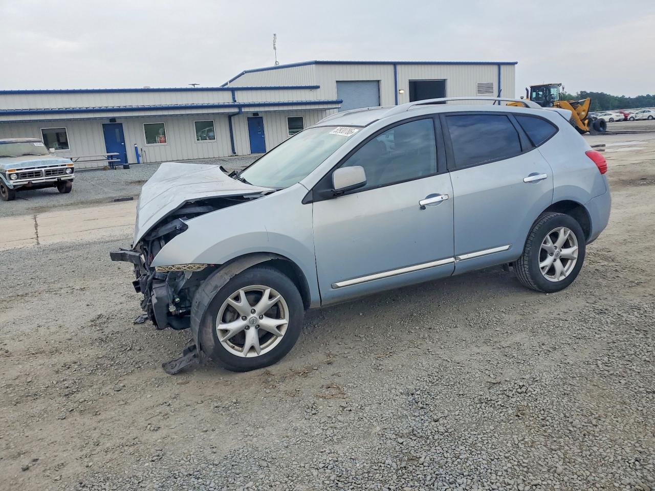Salvage Nissan Rogue Image