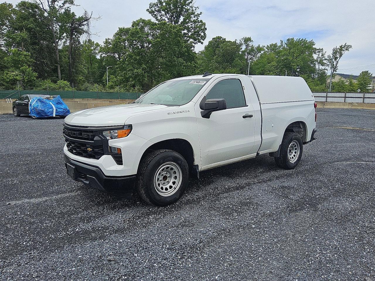 Salvage Chevrolet Silverado Image