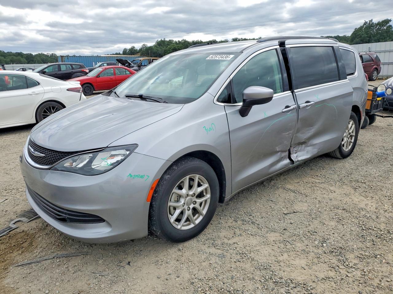 Salvage Chrysler Minivan Image