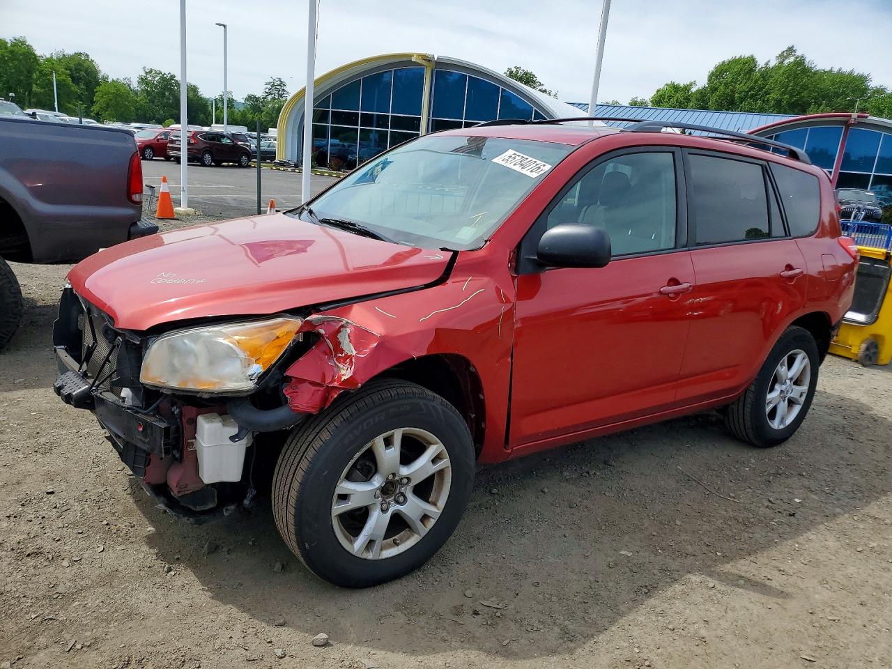 Salvage Toyota RAV4 Image