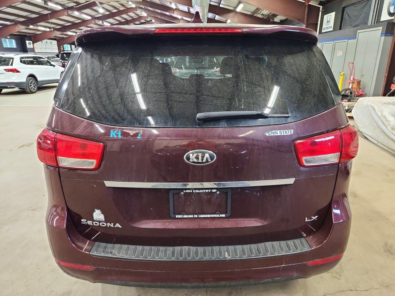 Kia Sedona Lx