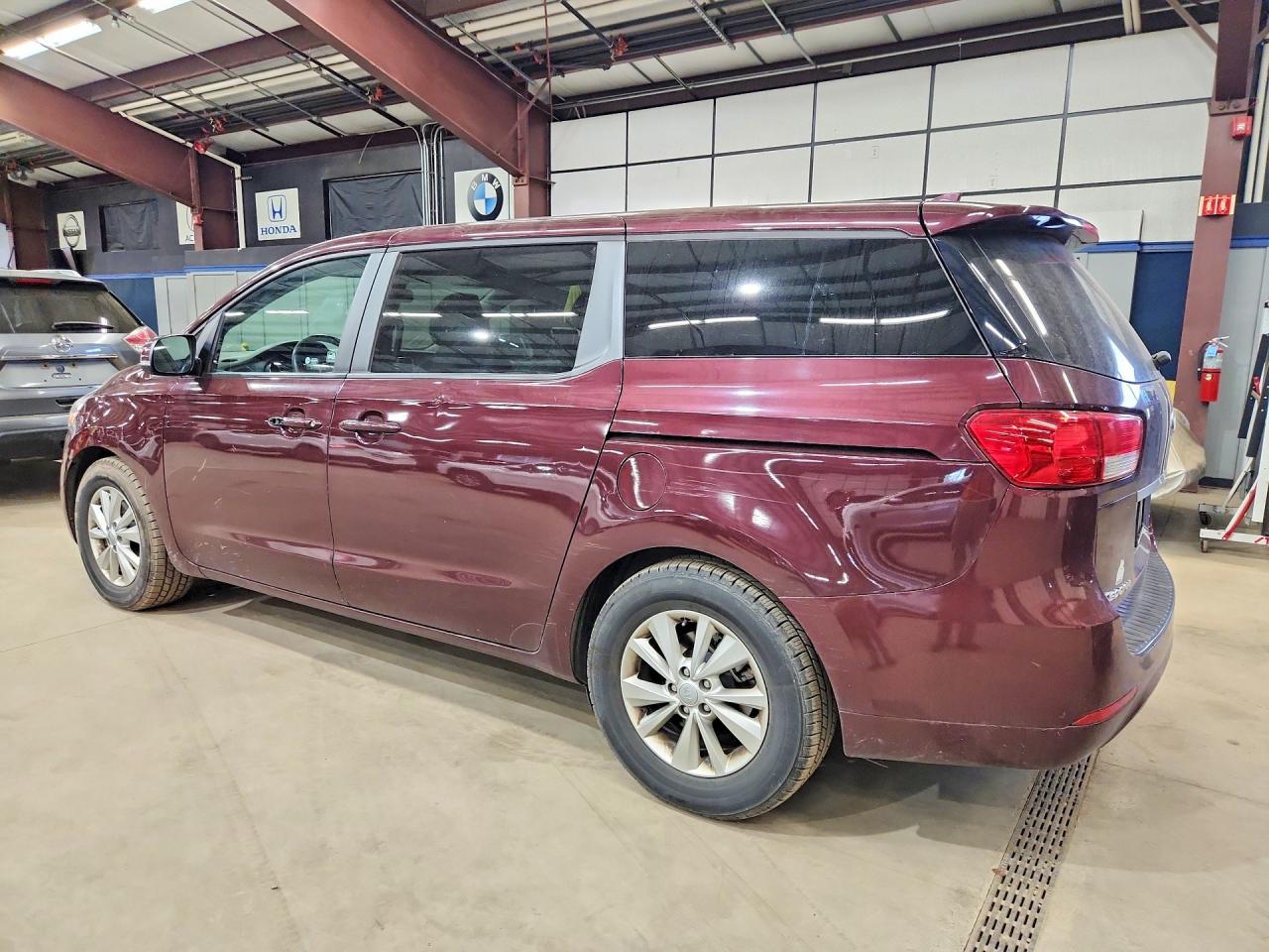 Kia Sedona Lx