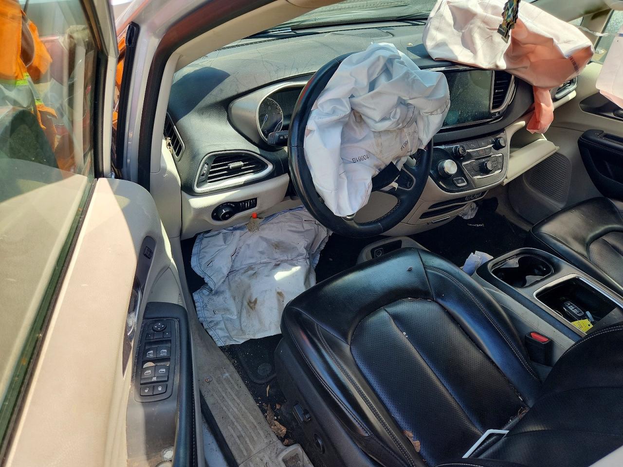 Chrysler Pacifica Touring L