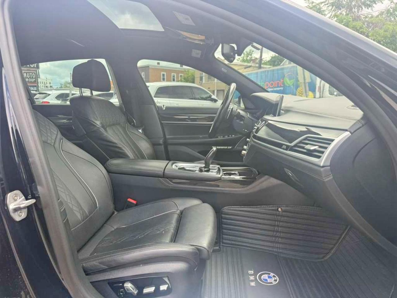 BMW 7 Series Xi
