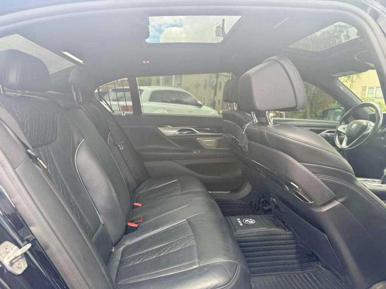 BMW 7 Series Xi