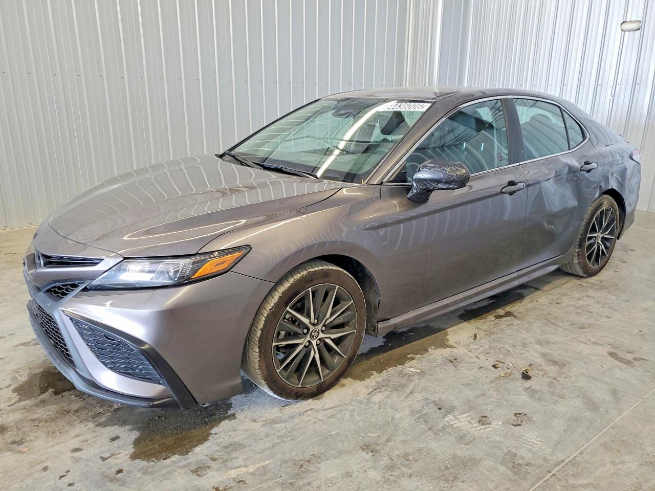 Salvage Toyota Camry Image