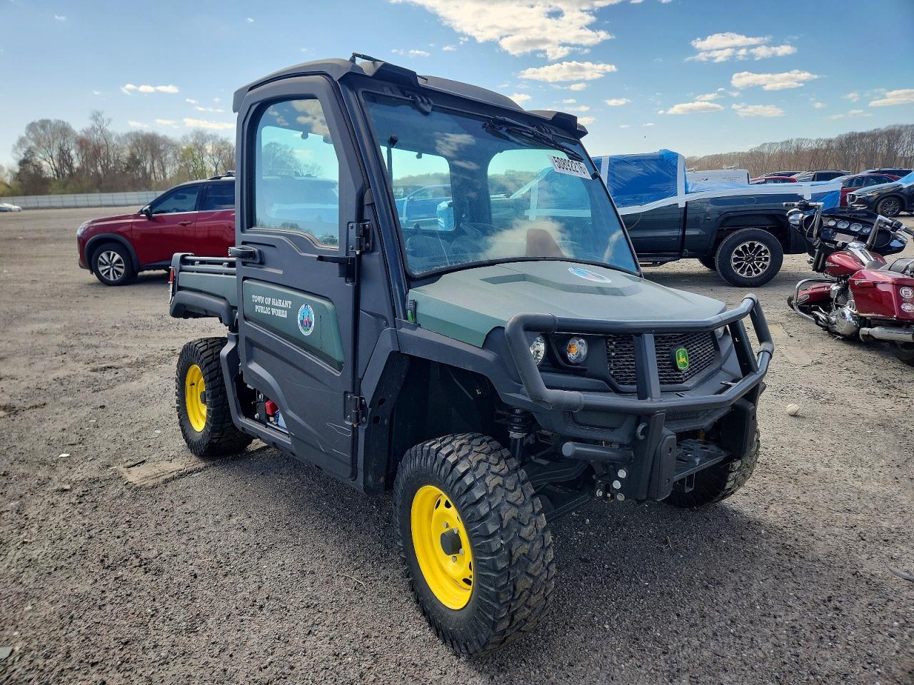 Salvage Johndeere Gator Image