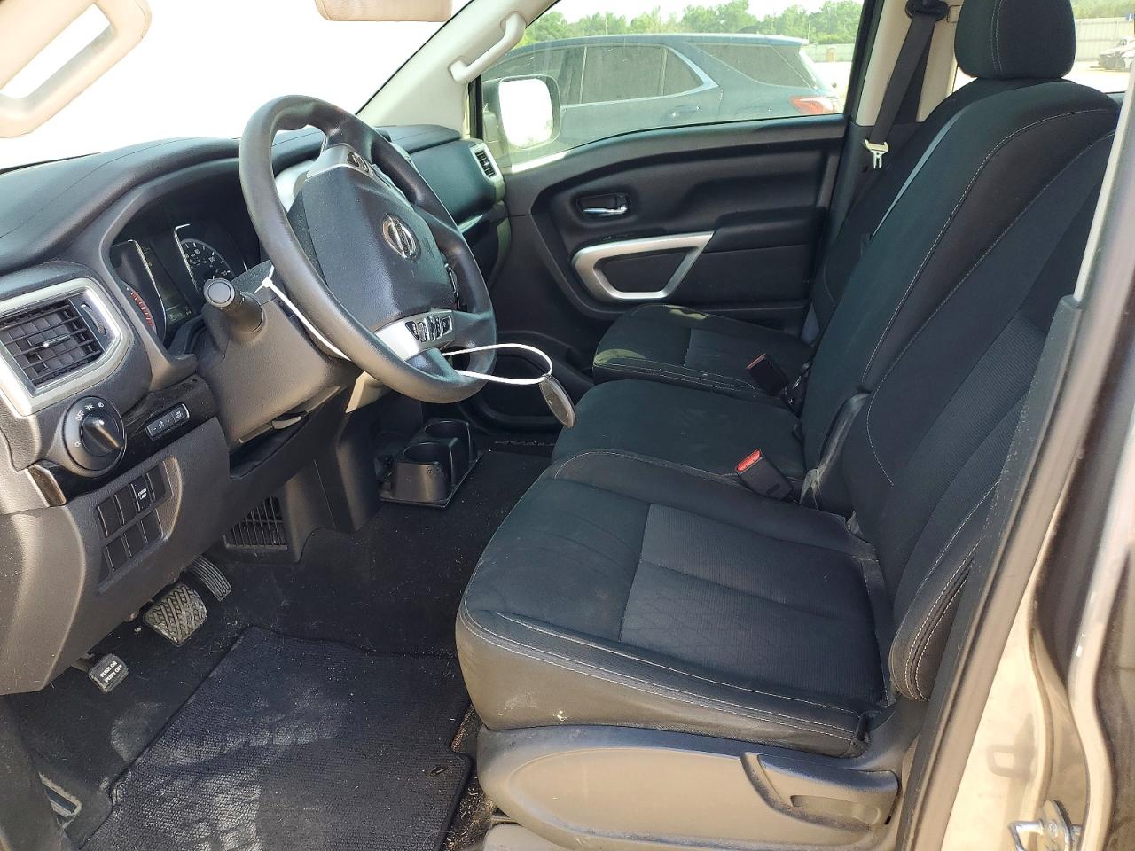 Nissan Titan S
