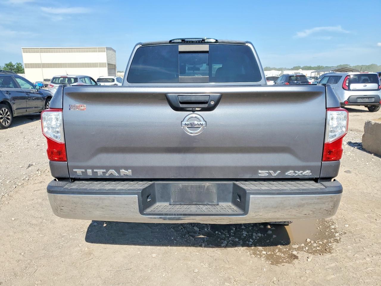 Nissan Titan S