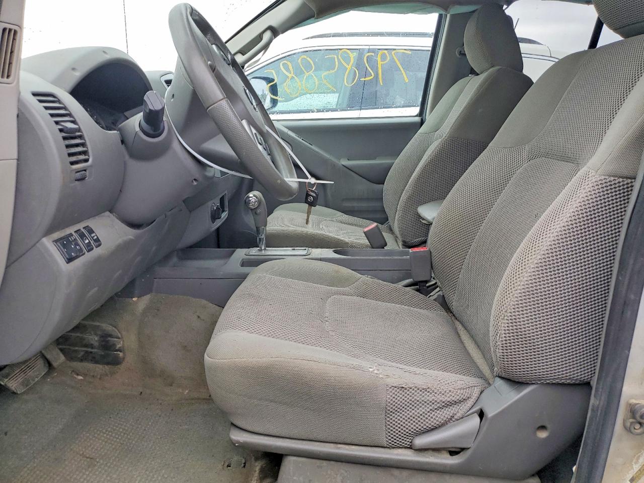 Nissan Frontier Sv