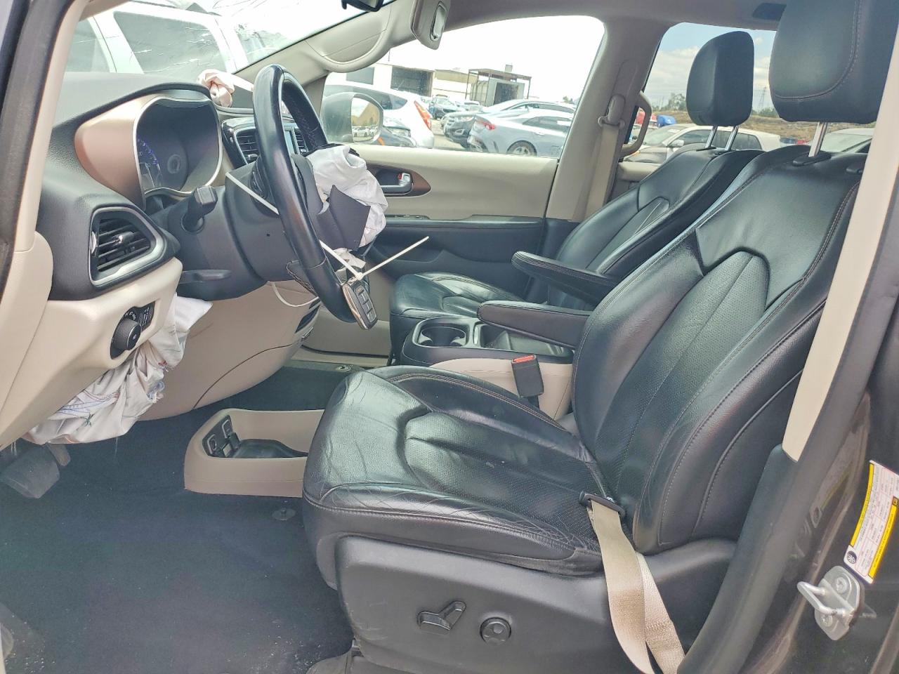 Chrysler Pacifica Touring L