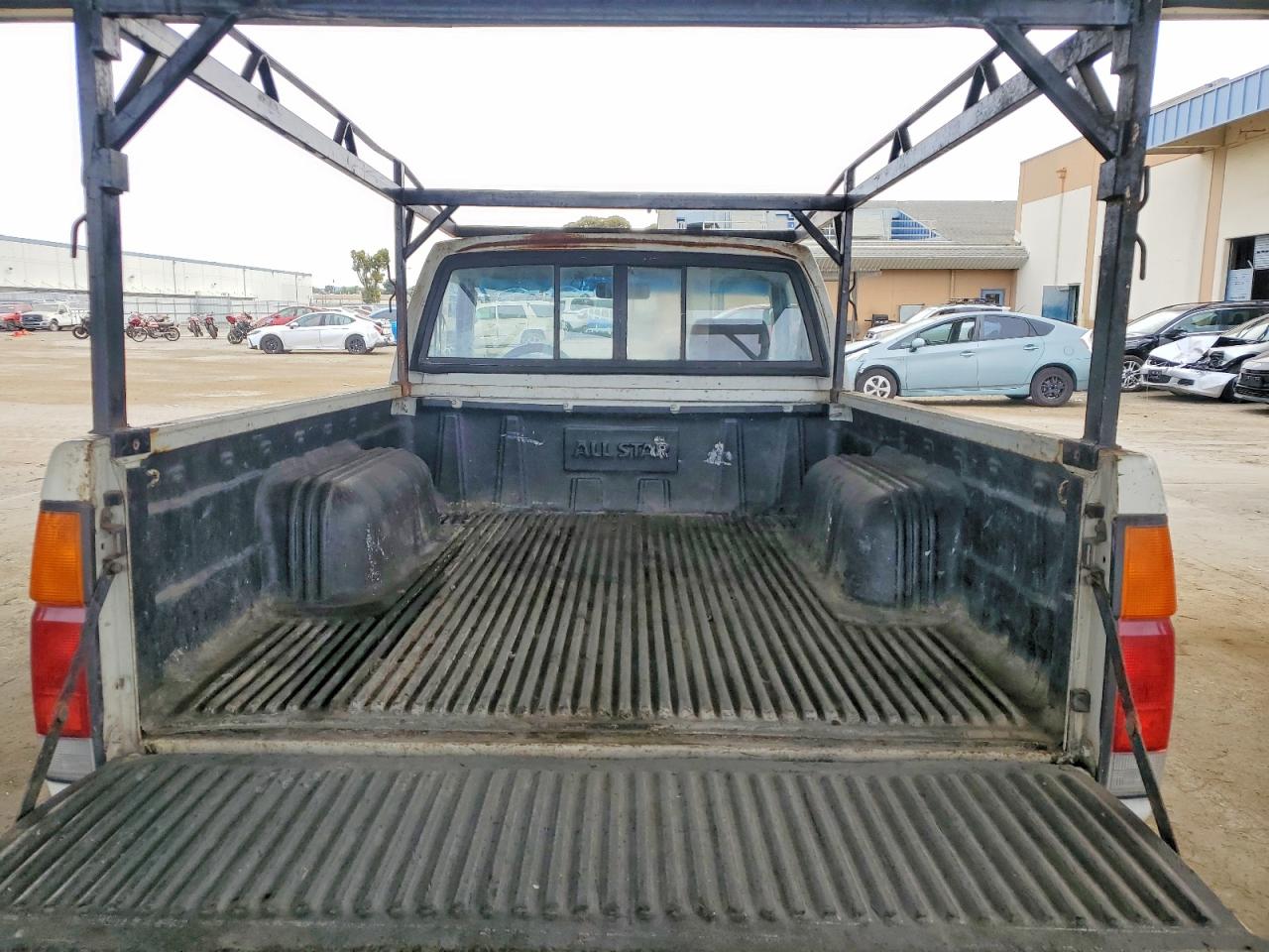 Nissan Navara Base