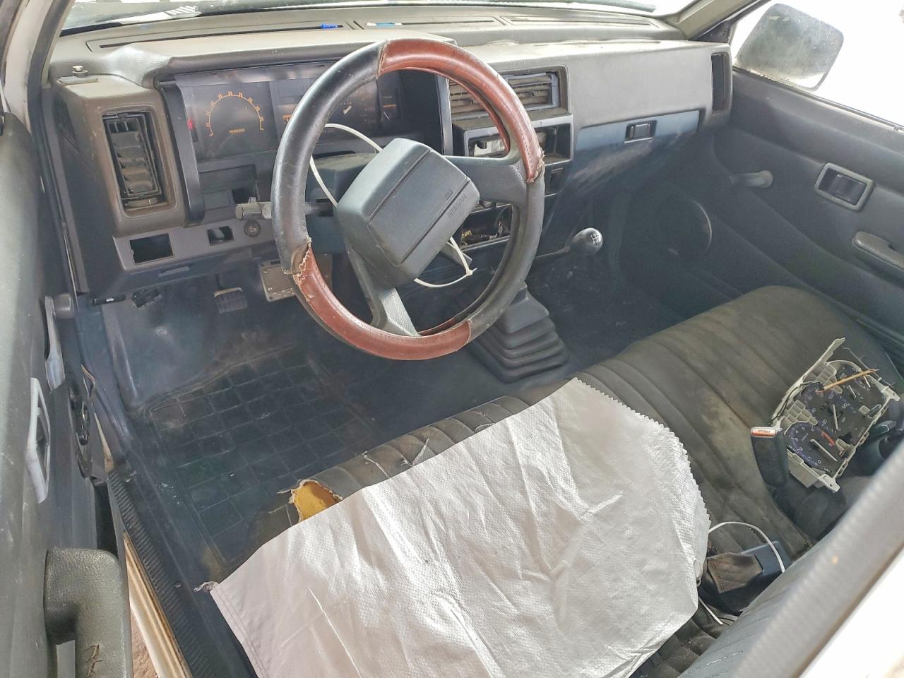 Nissan Navara Base