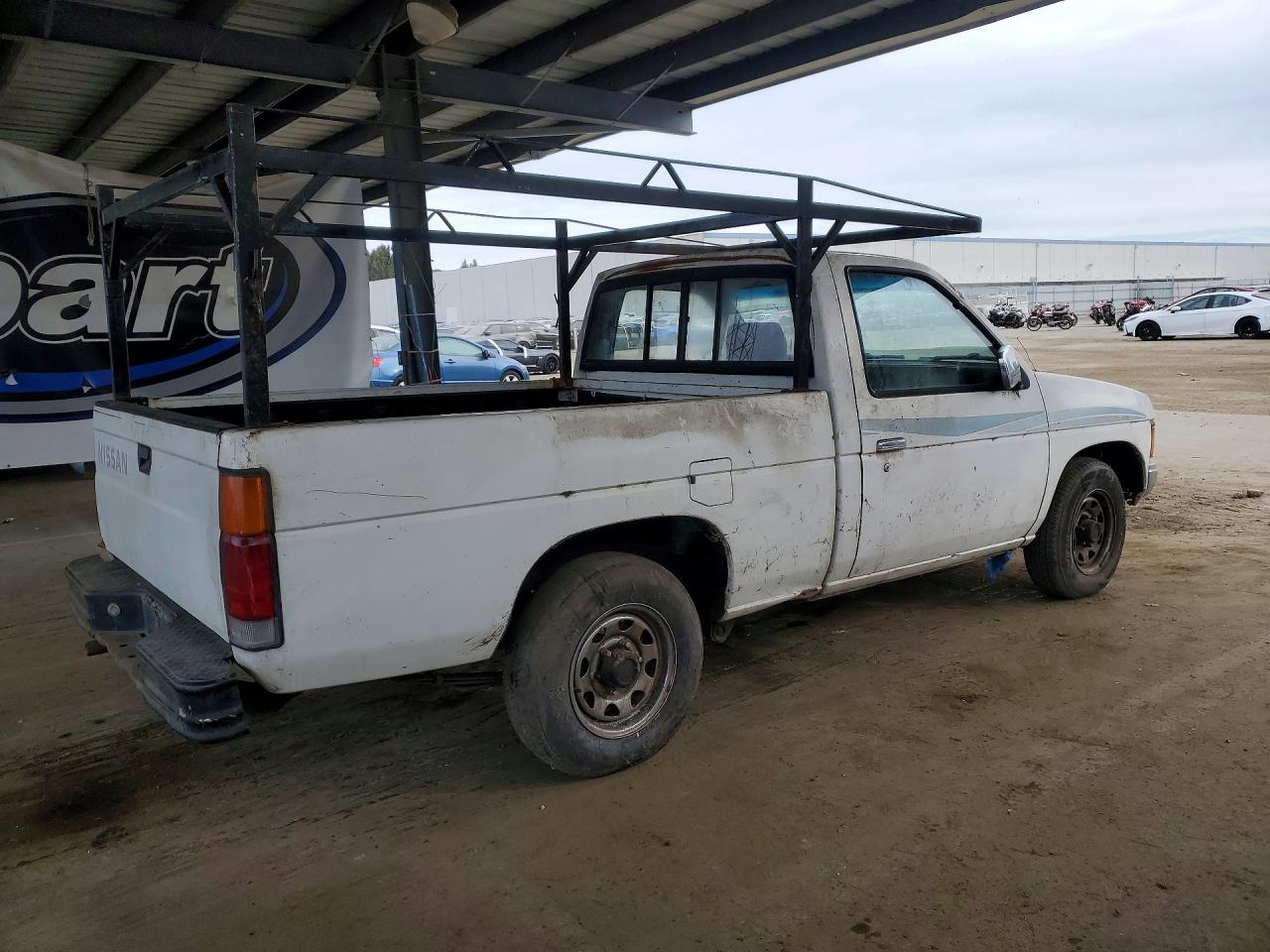 Nissan Navara Base