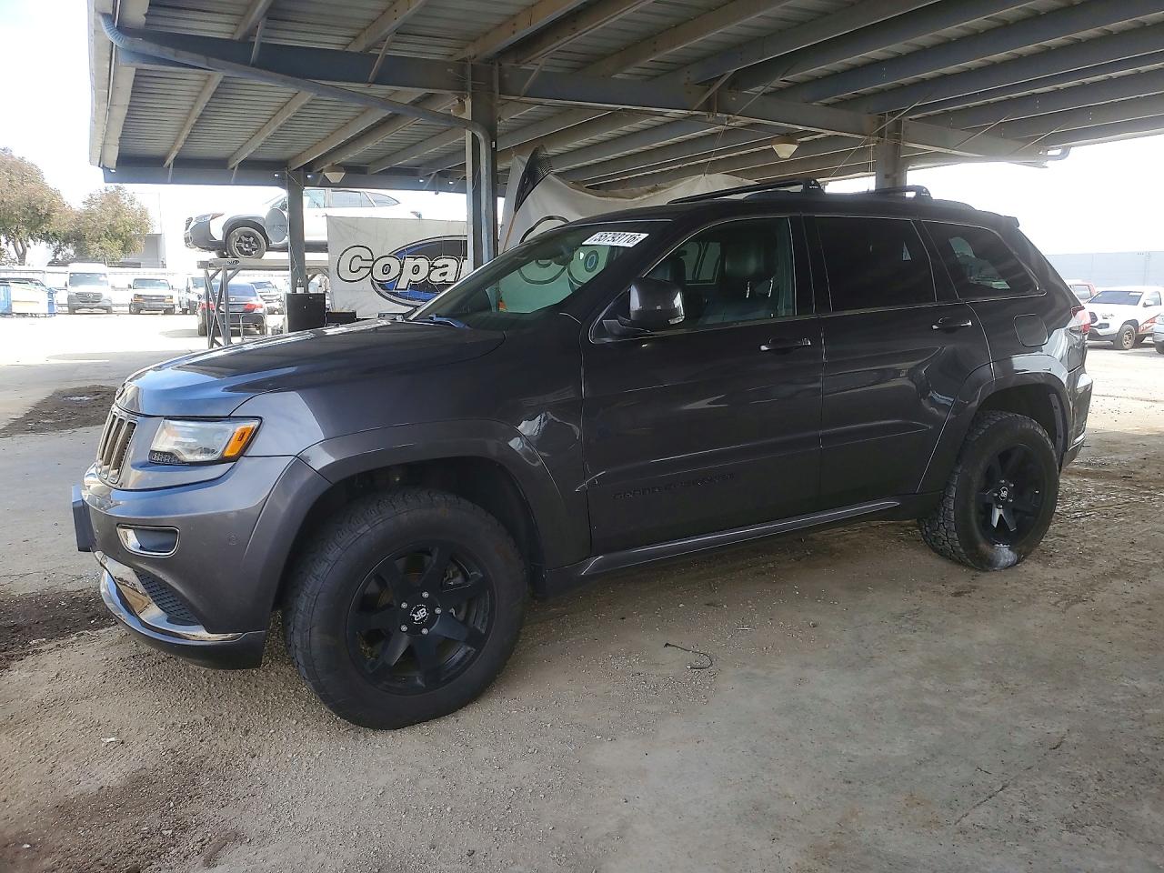 Salvage Jeep Grand Cherokee Image