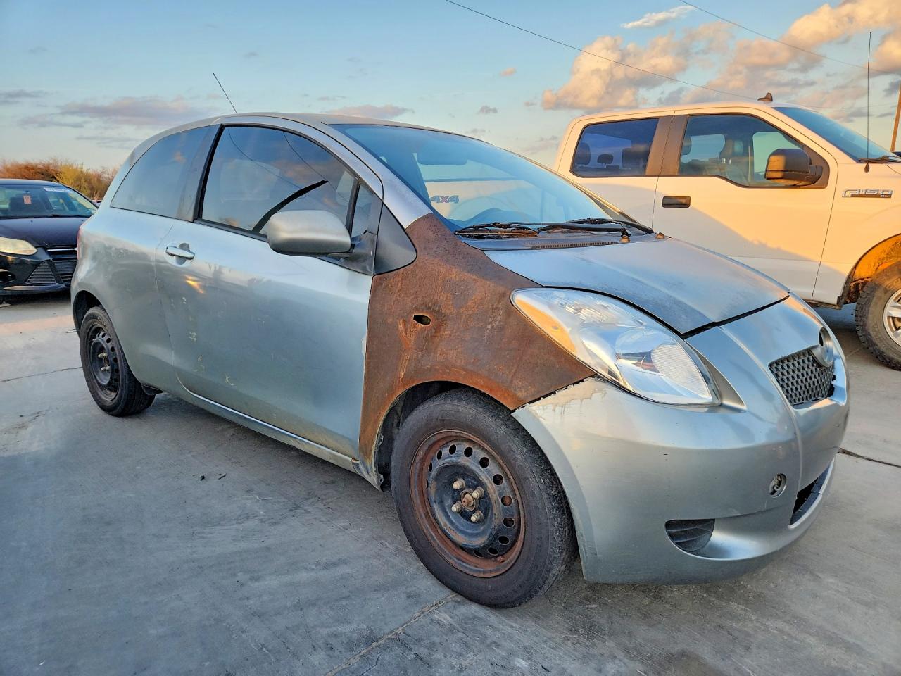 Toyota Yaris Base