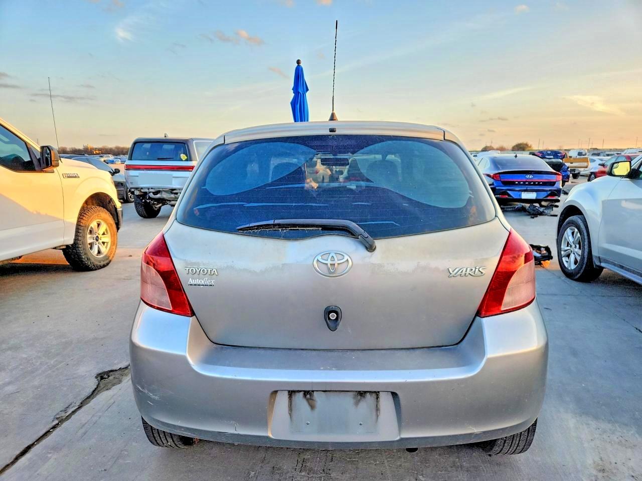 Toyota Yaris Base