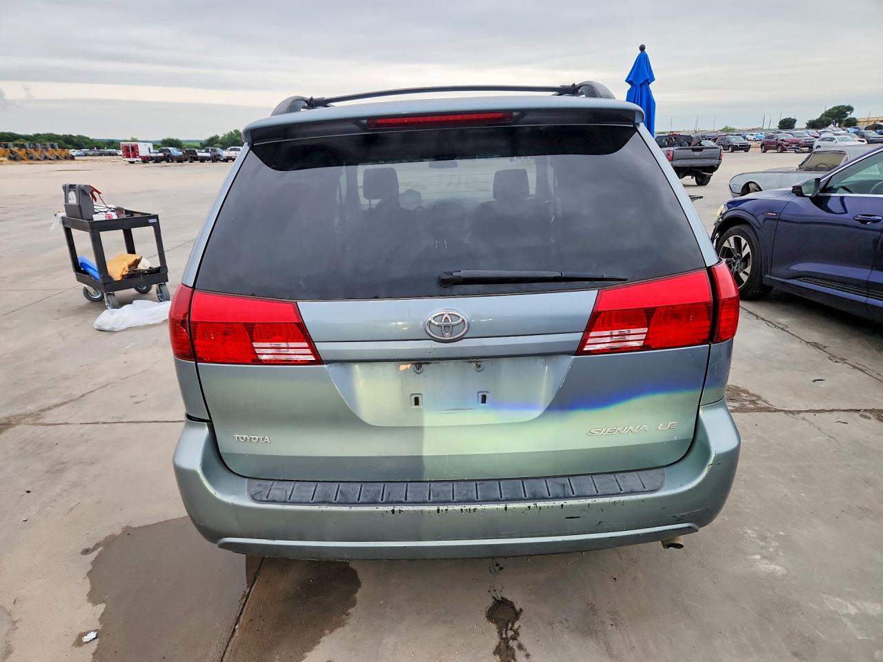 Toyota Sienna Le 8 Passenger