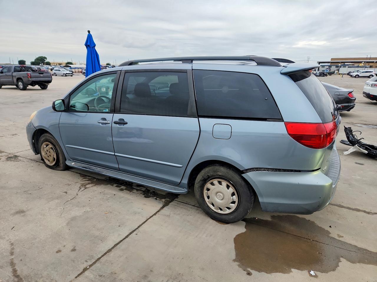 Toyota Sienna Le 8 Passenger
