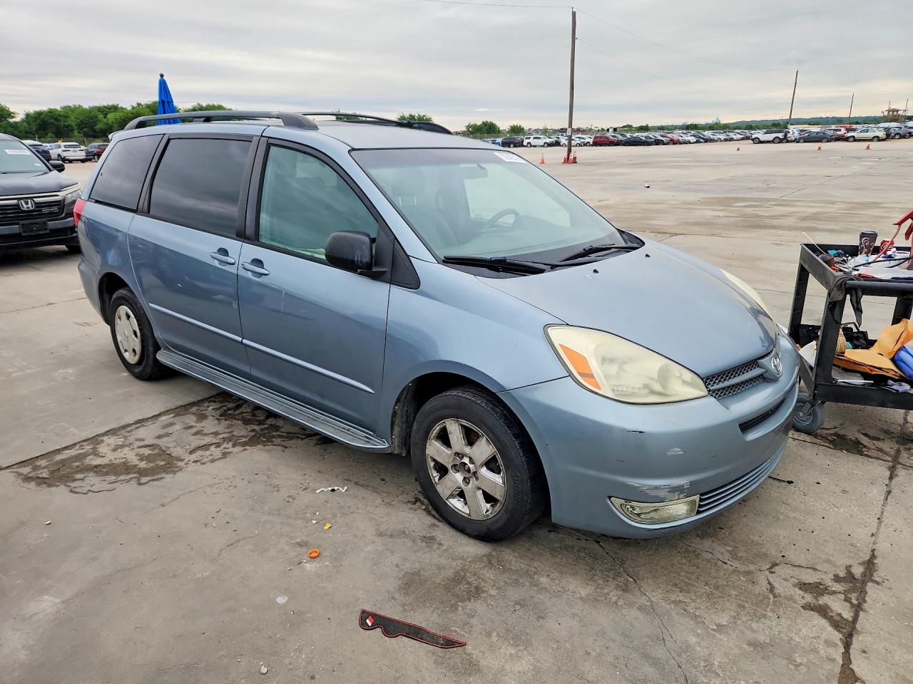 Toyota Sienna Le 8 Passenger