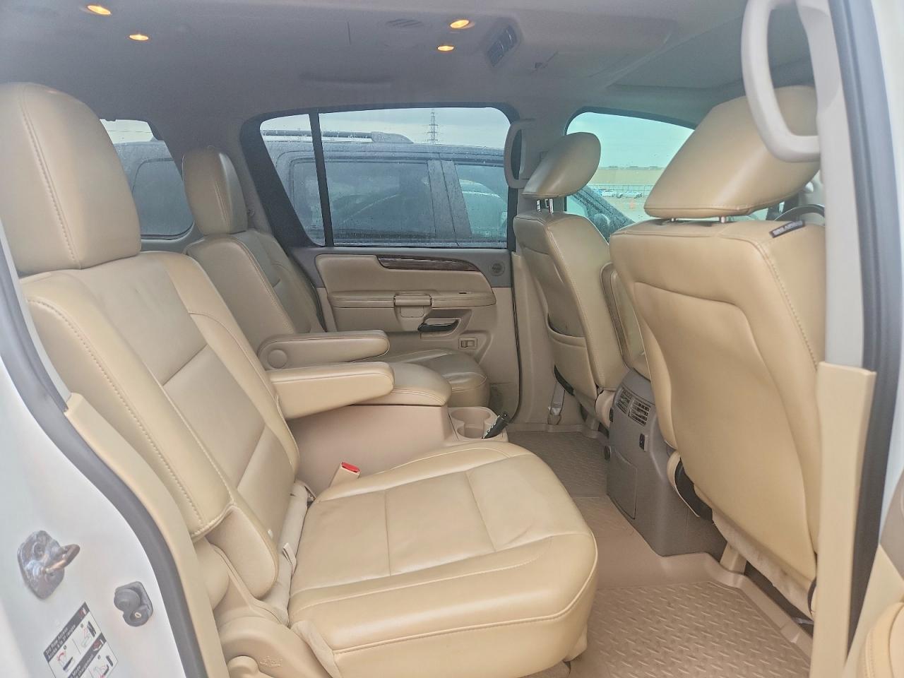 Nissan Armada Sv